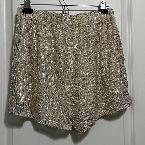 NWT Fantastic Fawn Champagne Sequin Shorts Sz Medium - Picture 3 of 6